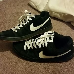 Nike skater shoes 6.0
